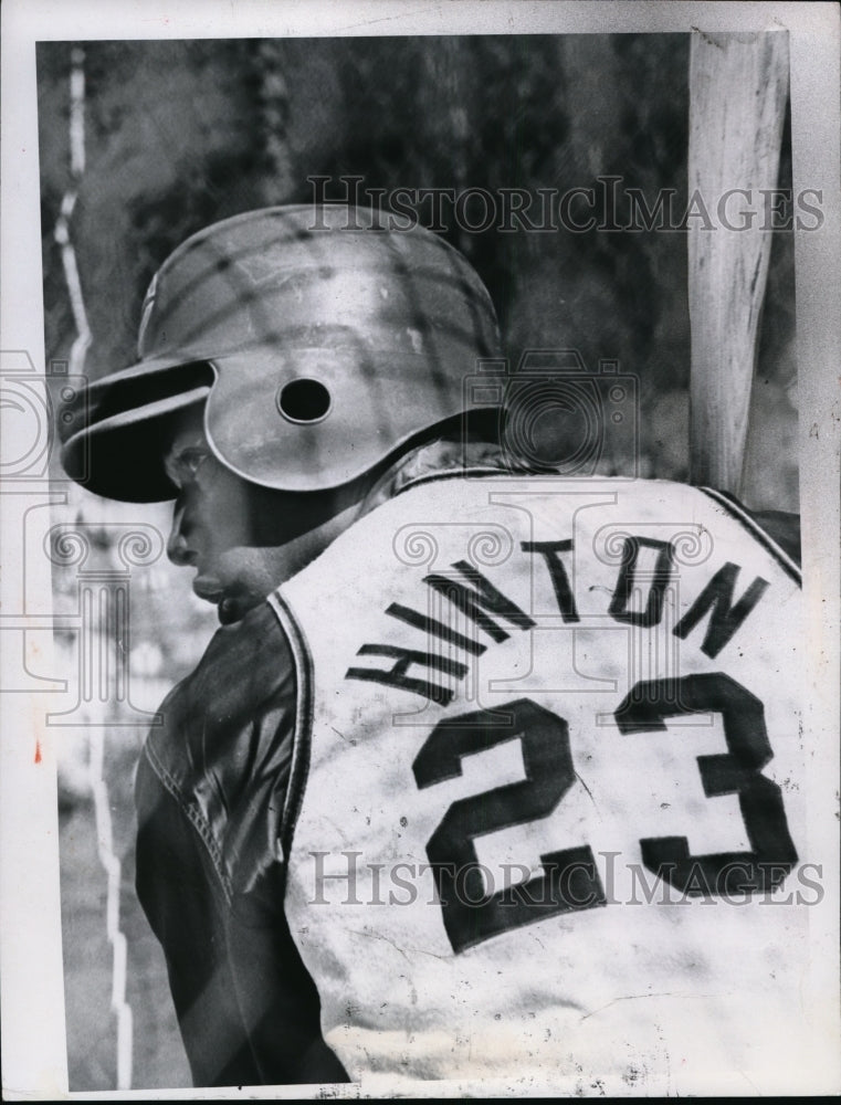 Load image into Gallery viewer, 1967 Press Photo Chuck Hinton of Cleveland Indians in new style helmet
