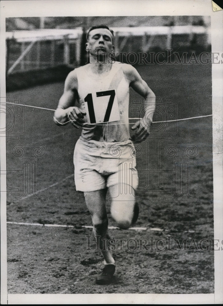 1937 Press Photo R Walker wins 10 mile run at White City Stadium London- Historic Images