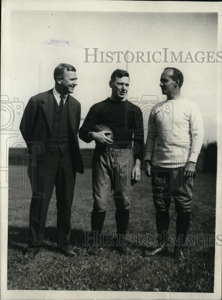 1930 Press Photo Harvard football Bill Bingham, Capt LT Barrett, coach A Horween- Historic Images