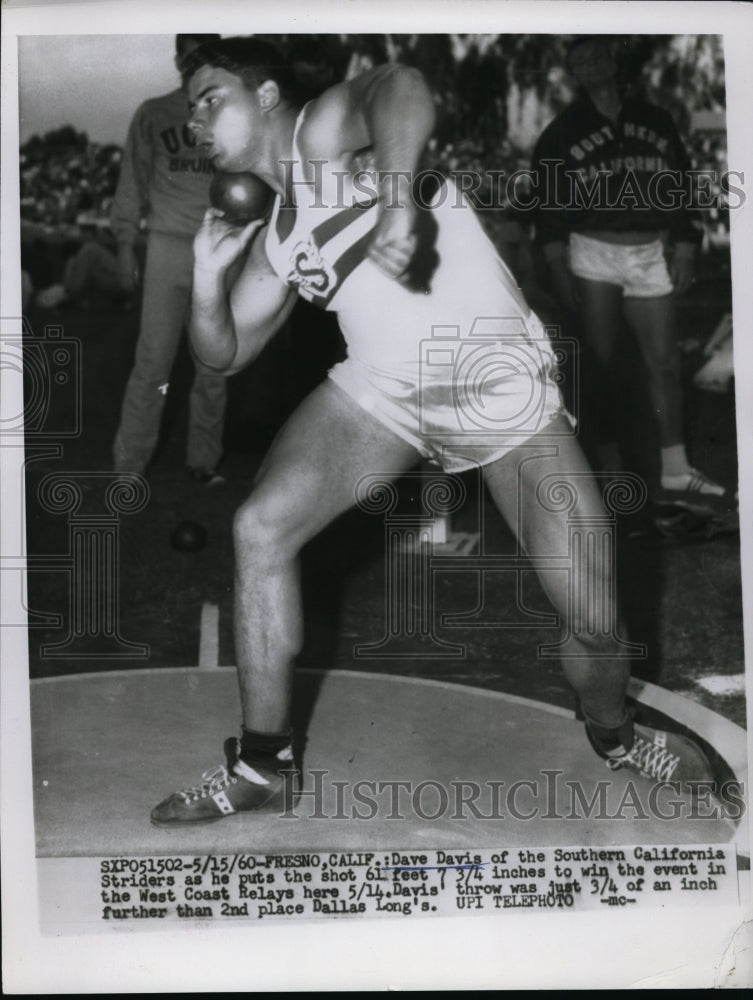 1960 Press Photo Dave Davis shot puts 61&quot; 7 3/4&quot; at West Coast Relays- Historic Images