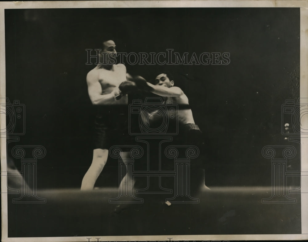 1934 Press Photo Barney Ross vs Jimmy McLarnin wins welterweight title- Historic Images