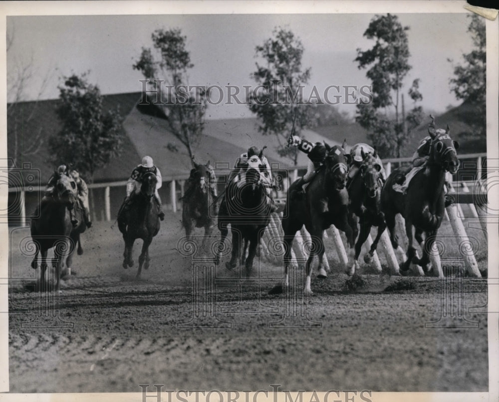 1944 Press Photo Scarsdale Handicap in NY Keiper on Seven Hearts - nes42843- Historic Images