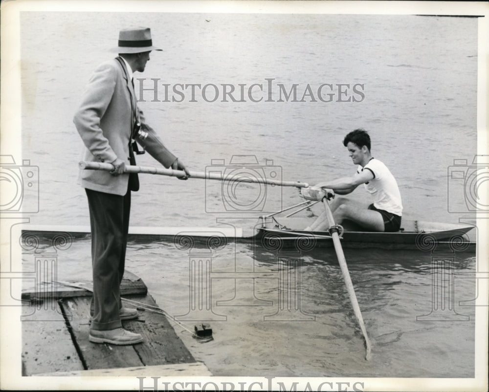 1941 Press Photo John Ryan Dobbins Vocational sculls champ at Camden NJ- Historic Images