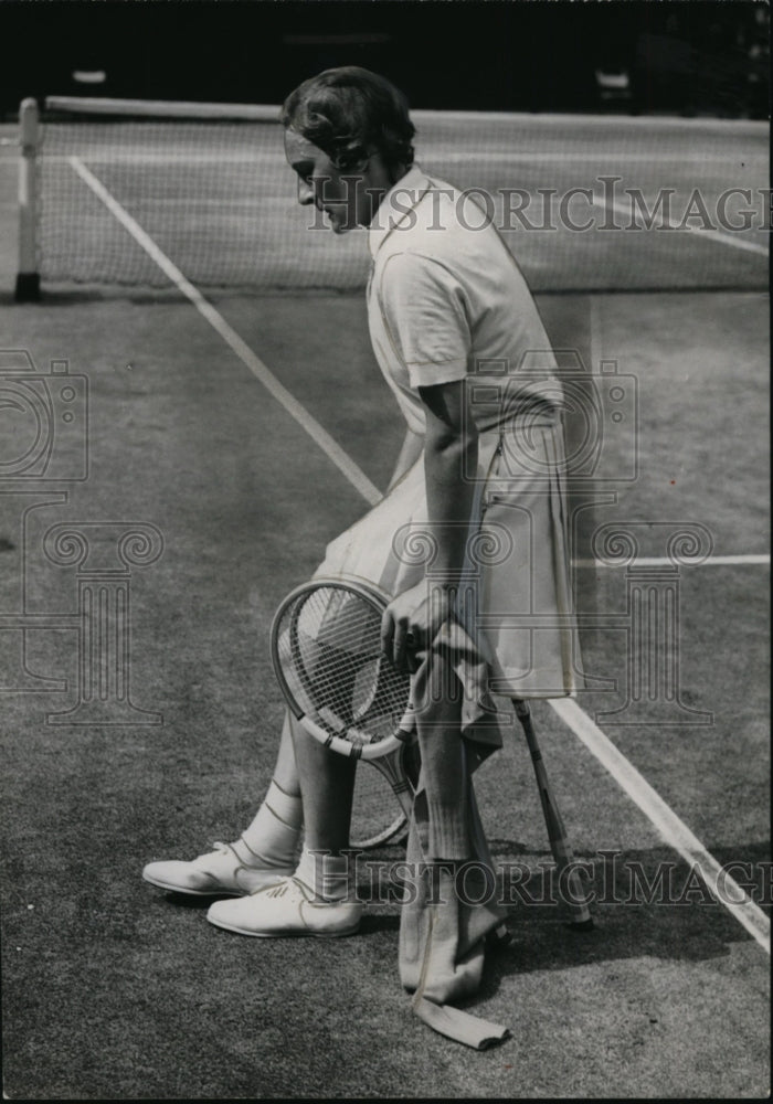 1938 Press Photo Helen Jacobs at Wimbledon tennis vs Helen Wills Moody- Historic Images