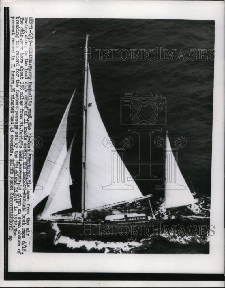 Load image into Gallery viewer, 1956 Press Photo Yawl Venturer in Newport to Bermuda yacht race - nes43183
