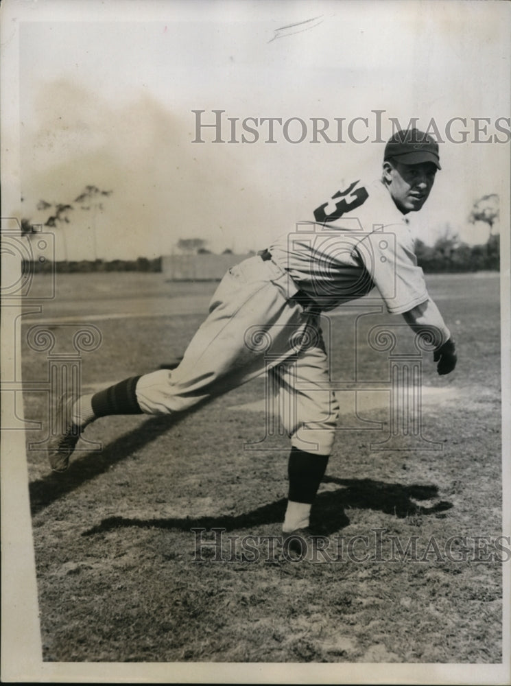 1935 Press Photo H Keith Parks rookie pitcher at Nationals training camp Florida- Historic Images