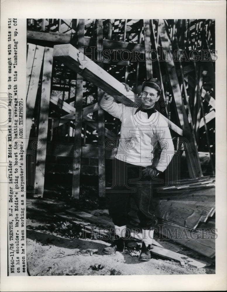 1949 Press Photo Dodger infielder Eddie Mikels at Trenton NJ - nes43331- Historic Images