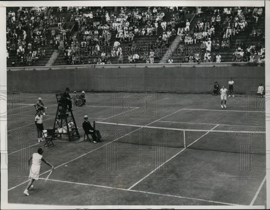 1937 Press Photo Jadwiga Jedrzejowska vs Helen Jacobs National tennis in NY- Historic Images