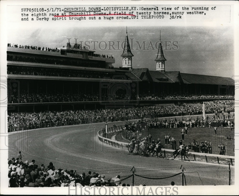 1971 Press Photo Churchill Downs horses in 8th race round the track - nes43773- Historic Images