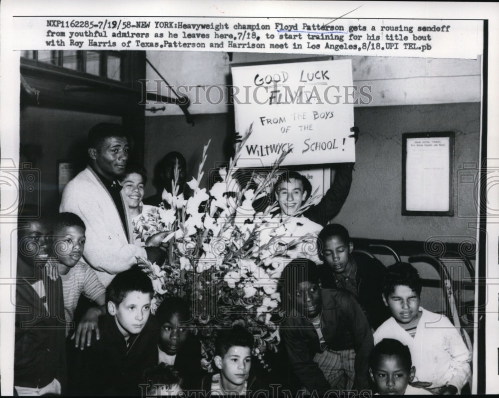 1958 Press Photo Heavyweight champ Floyd Patterson &amp; fans in NYC - nes43809- Historic Images