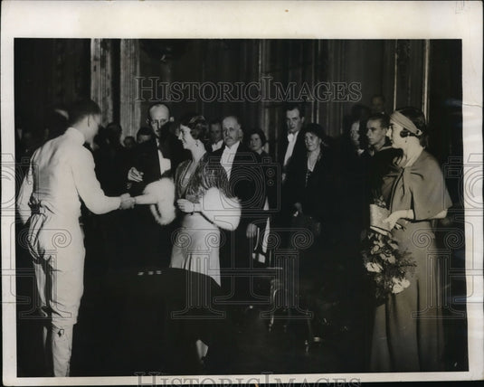 1933 Press Photo Princess Sibylla of Sweden & medals to fencing champs- Historic Images