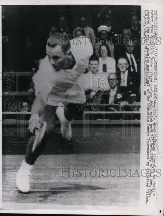 1961 Press Photo Chuck McKinley vs Bobby Wilson at Wimbledon tennis - nes44085- Historic Images