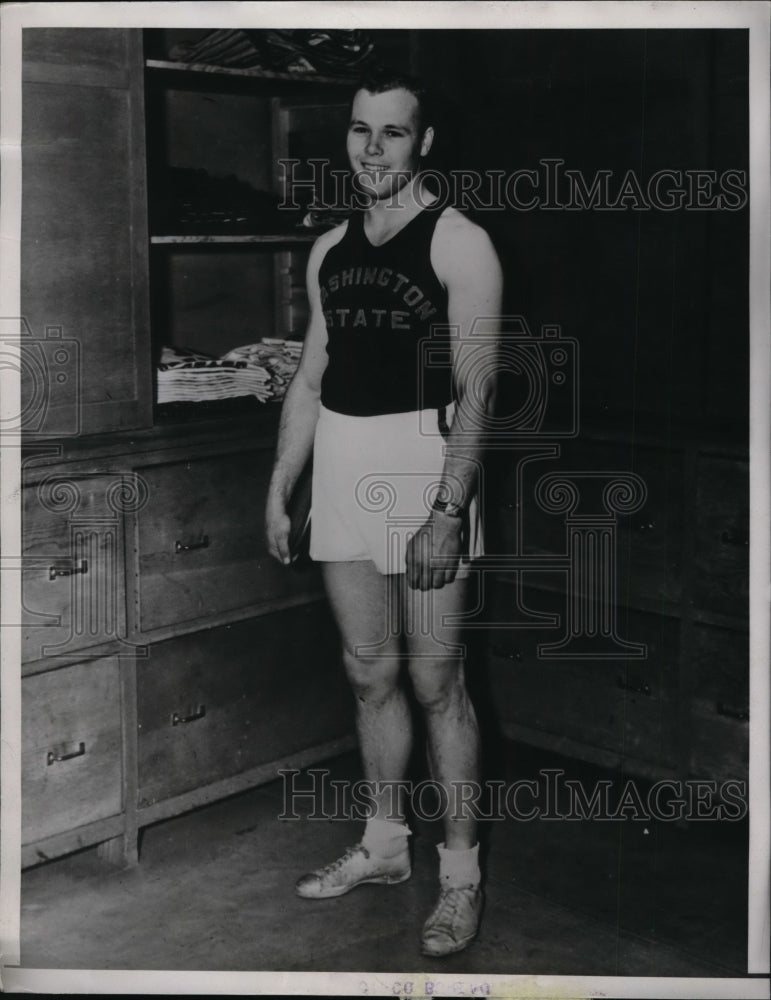 1936 Press Photo Jess Willard Jr Washington State College track team - nes44114- Historic Images