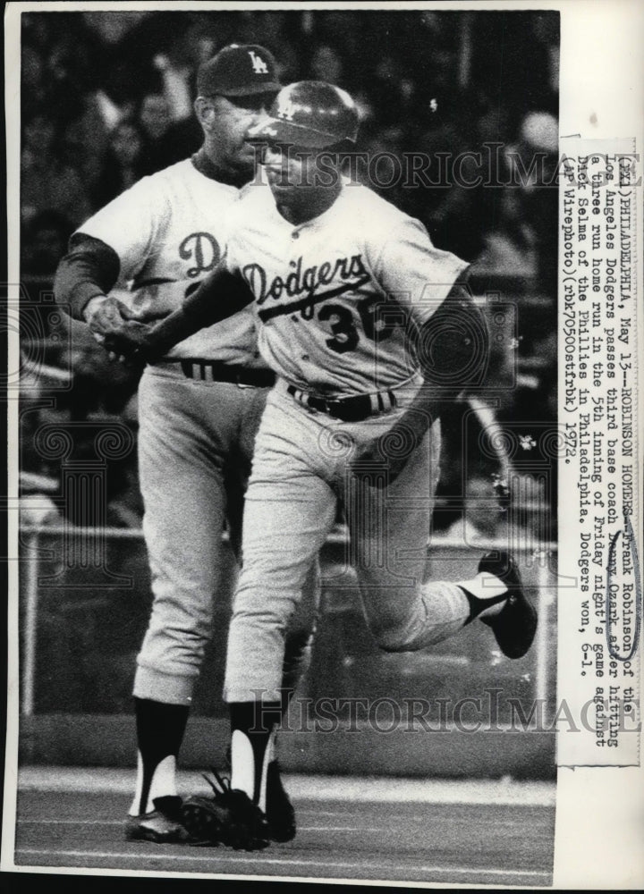 1972 Press Photo Dodgers Frank Robinson &amp; coach Danny Ozark at game vs Phillies- Historic Images