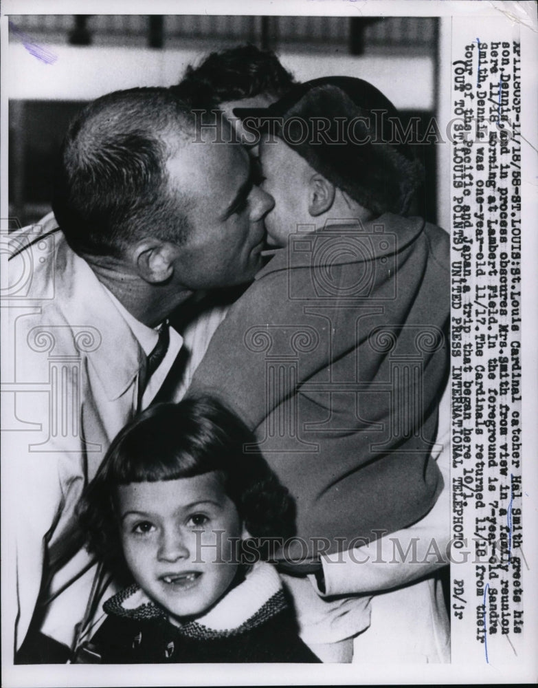 1958 Press Photo Cardinal catcher Hal Smith &amp; daughter Sandra,son Dennis- Historic Images