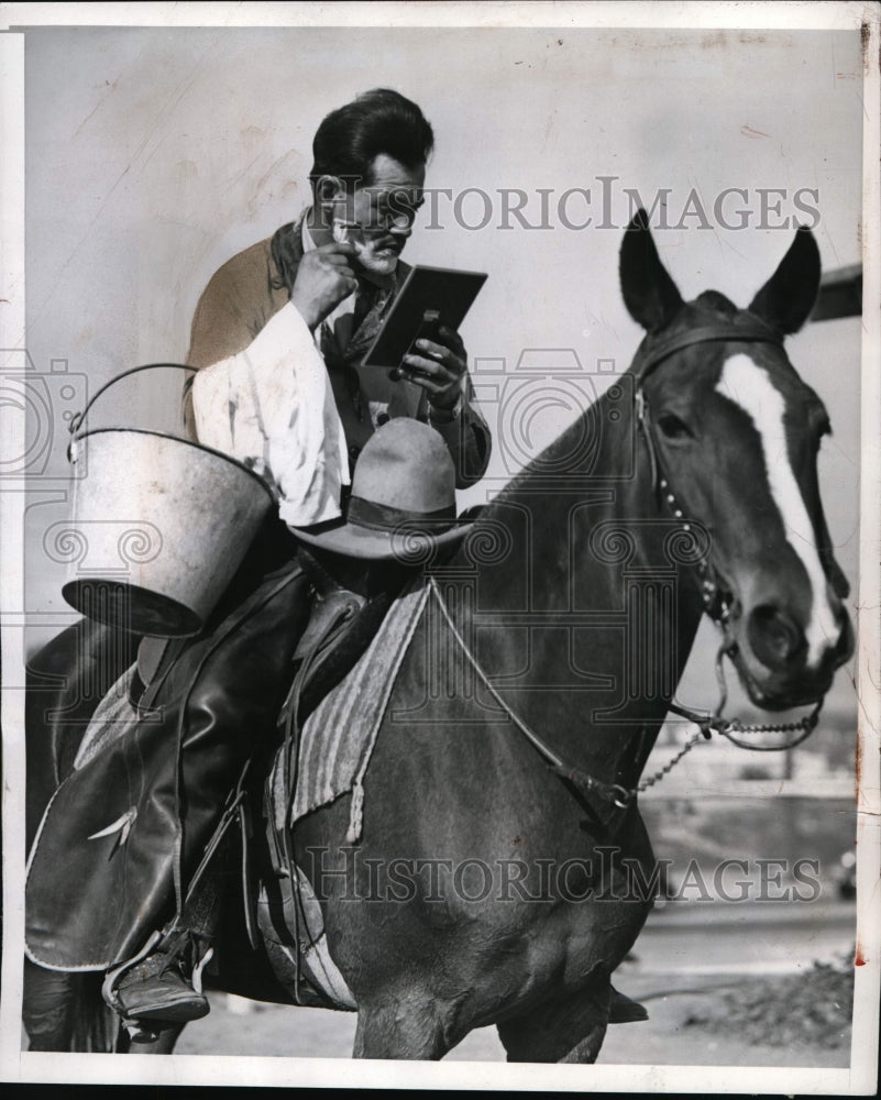 1940 Press Photo Elmer Schumann rodeo rider for endurance ride in Burbank CA- Historic Images