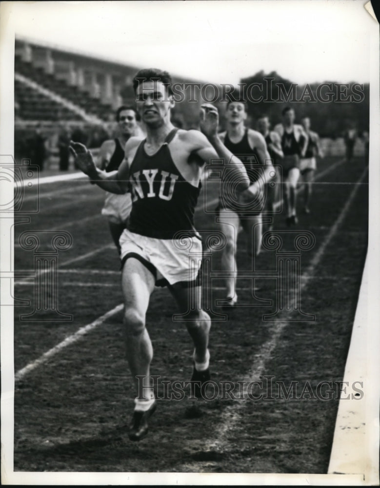 1941 Press Photo Leslie MacMitchell, David Polansky, Delwyn Anderson in the mile- Historic Images