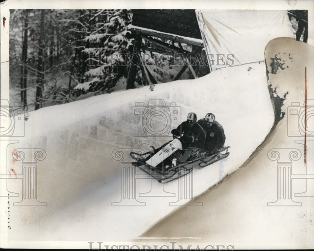 1936 Press Photo Olympic bobsledders Ivan Brown, Alan Washbond in Germany- Historic Images