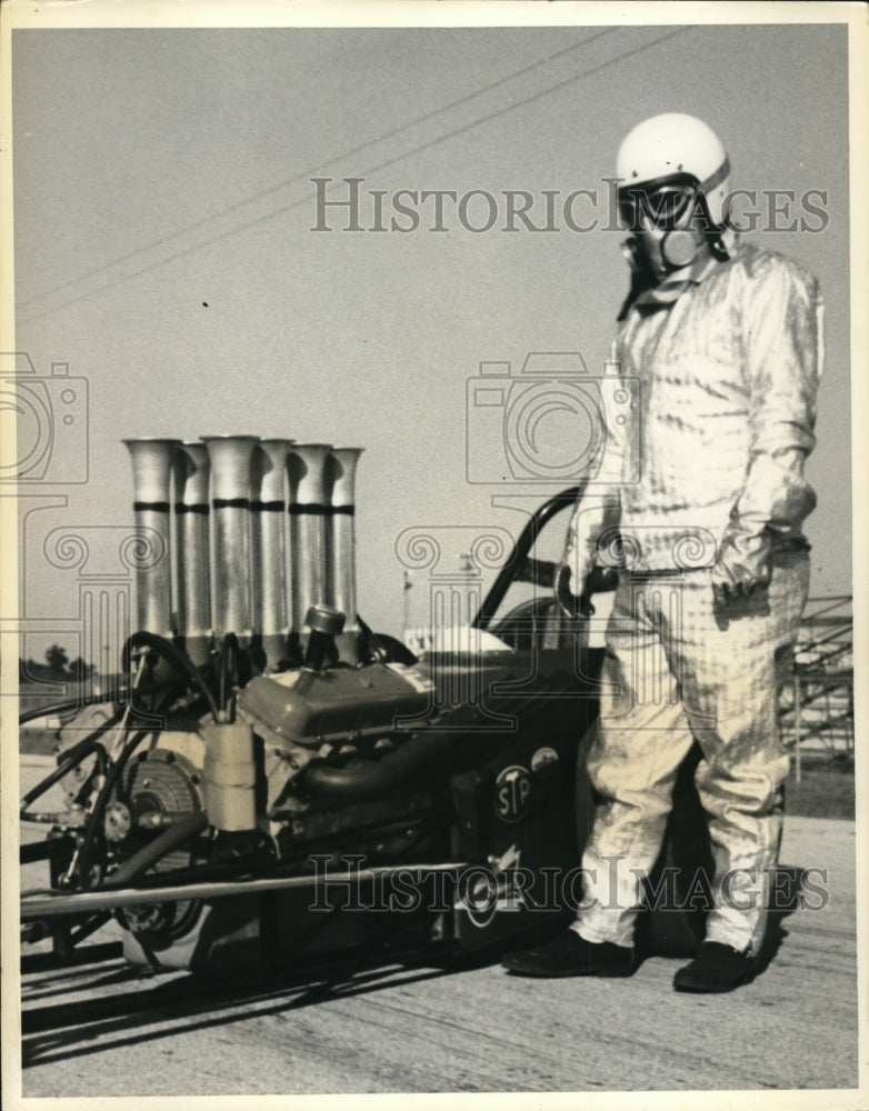 1969 Press Photo Glenn Blakely in fire protective suit at Sunshine Speedway Fla- Historic Images