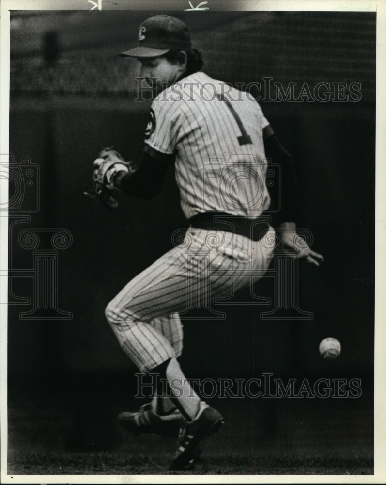 1984 Press Photo Larry Bowa of Chicago Cubs in action vs NY Giants - nes45342- Historic Images