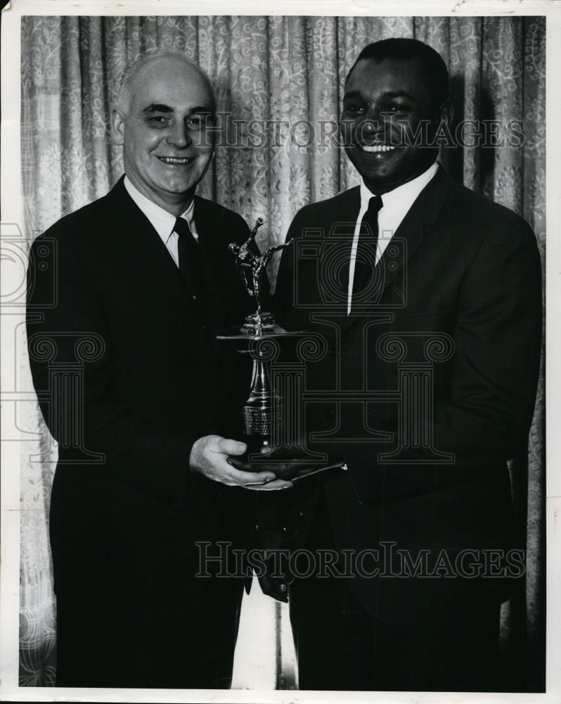 1965 Press Photo John Wyatt & Kansas City A's owner Charles Finley- Historic Images