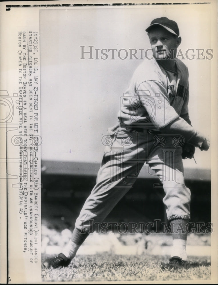 1945 Press Photo Charles Red Barrett pitcher goes from Cardinals to Braves- Historic Images