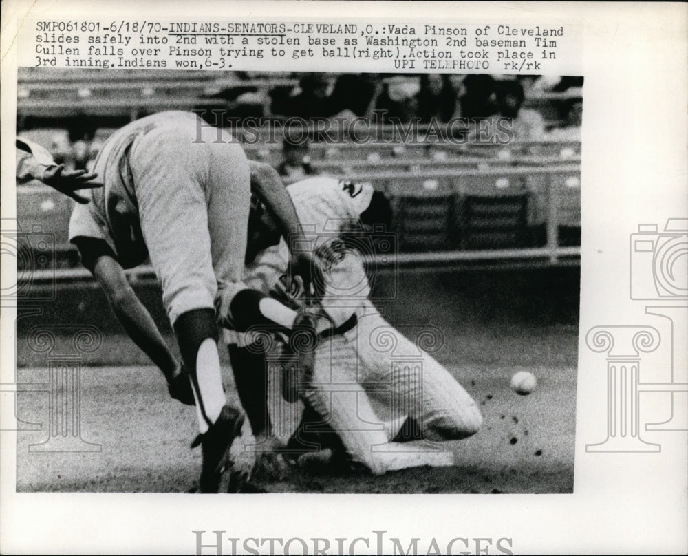 1970 Press Photo Vada Pinson of Indians safe at 2nd vs Senators Tim Cullen- Historic Images