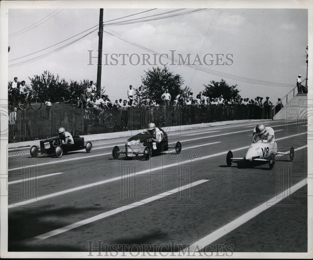 1947 Press Photo Soap Box Derby racers Bill Deboer, Eugene Macks, Don Kostrewa- Historic Images