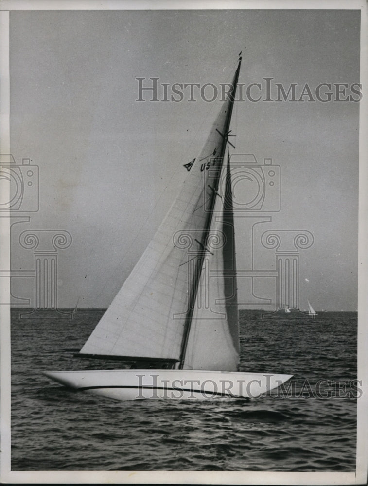 1935 Press Photo Don Douglas yacht Gallant wins Mid Winter Regatta in LA- Historic Images