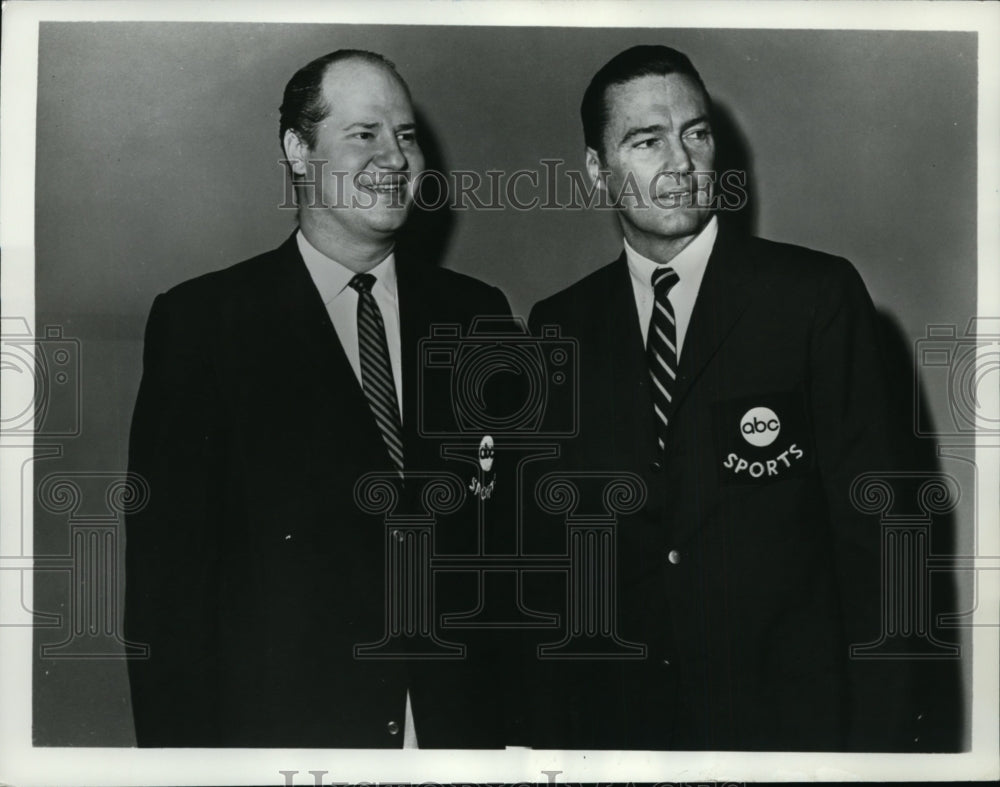 1968 Press Photo Billy Welu &amp; Bud Palmer for ABC sports Pro Bowlers Tour- Historic Images