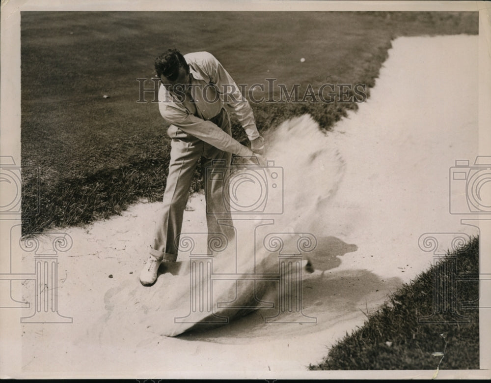 1936 Press Photo Knox Young in sand at National Amateur Golf in NY - nes46333- Historic Images