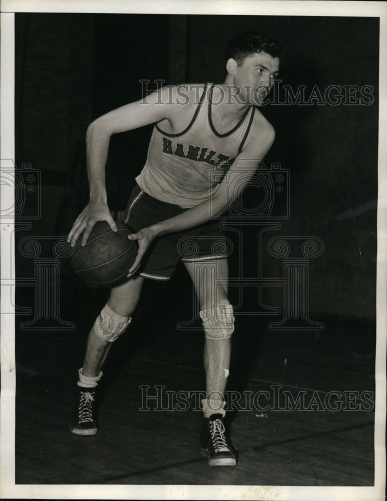 1937 Press Photo Lt Donald Thompson Fort Hamilton basketball team - nes46437- Historic Images