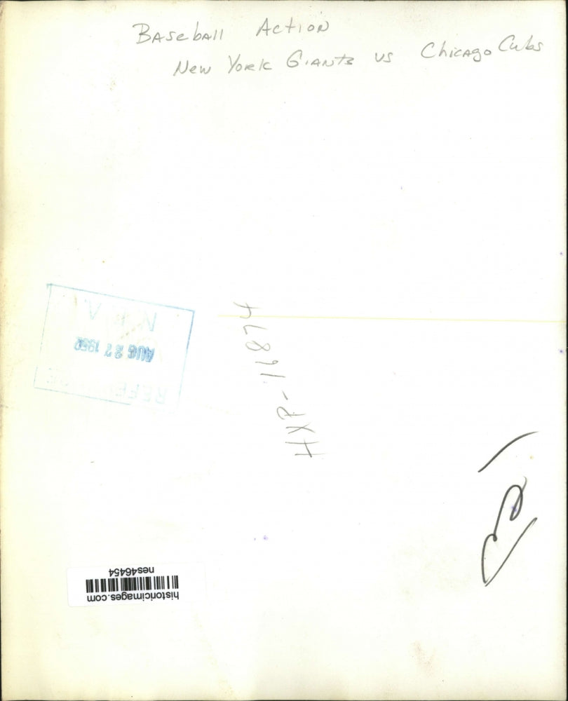 1952 Press Photo New York Giants vs Chicago Cubs baseball action - nes46454