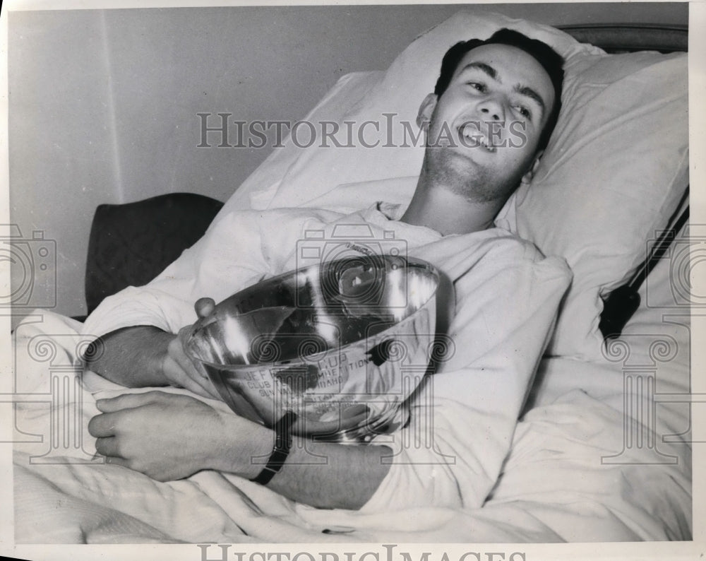 1940 Press Photo Jimmy Worden skier in hospital with broken leg at Reno Nevada- Historic Images