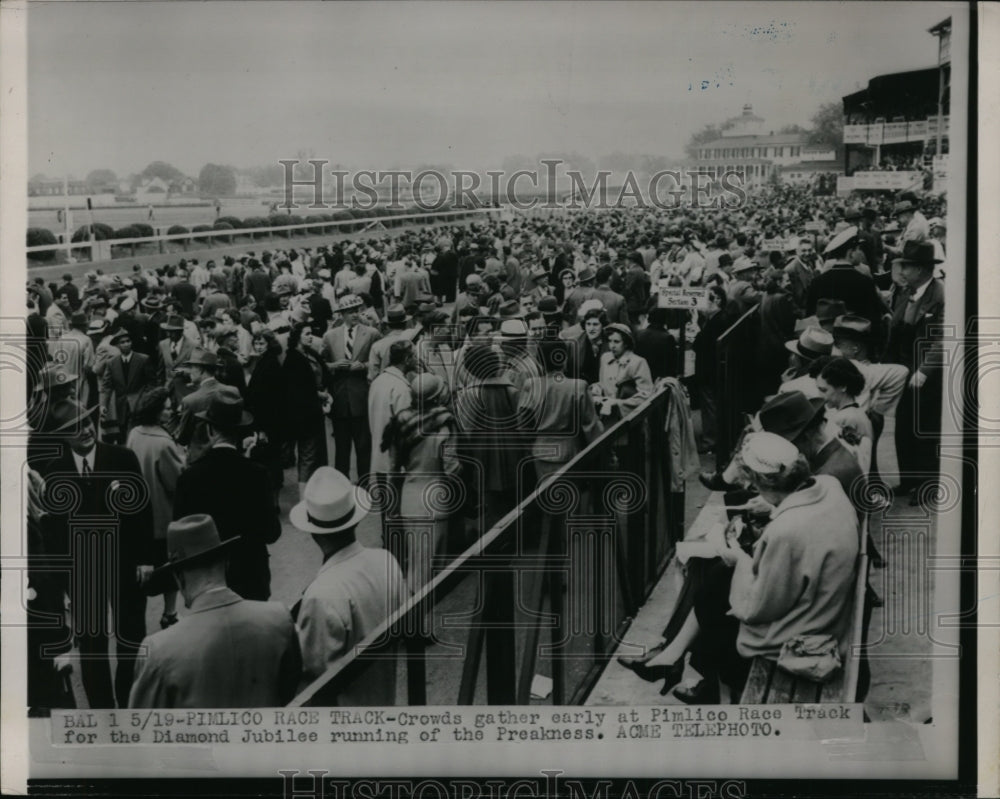 1951 Press Photo Crowds at Pimlico race track for Diamond Jubilee of Preakness- Historic Images