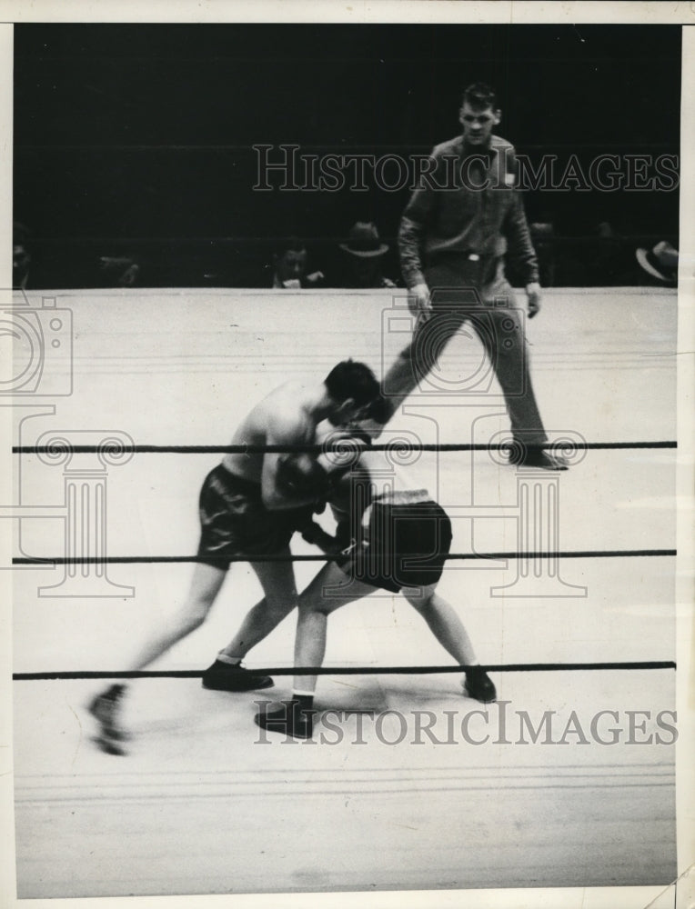 1934 Press Photo Massera on the left vs Levinsky in boxing bout in NYC- Historic Images