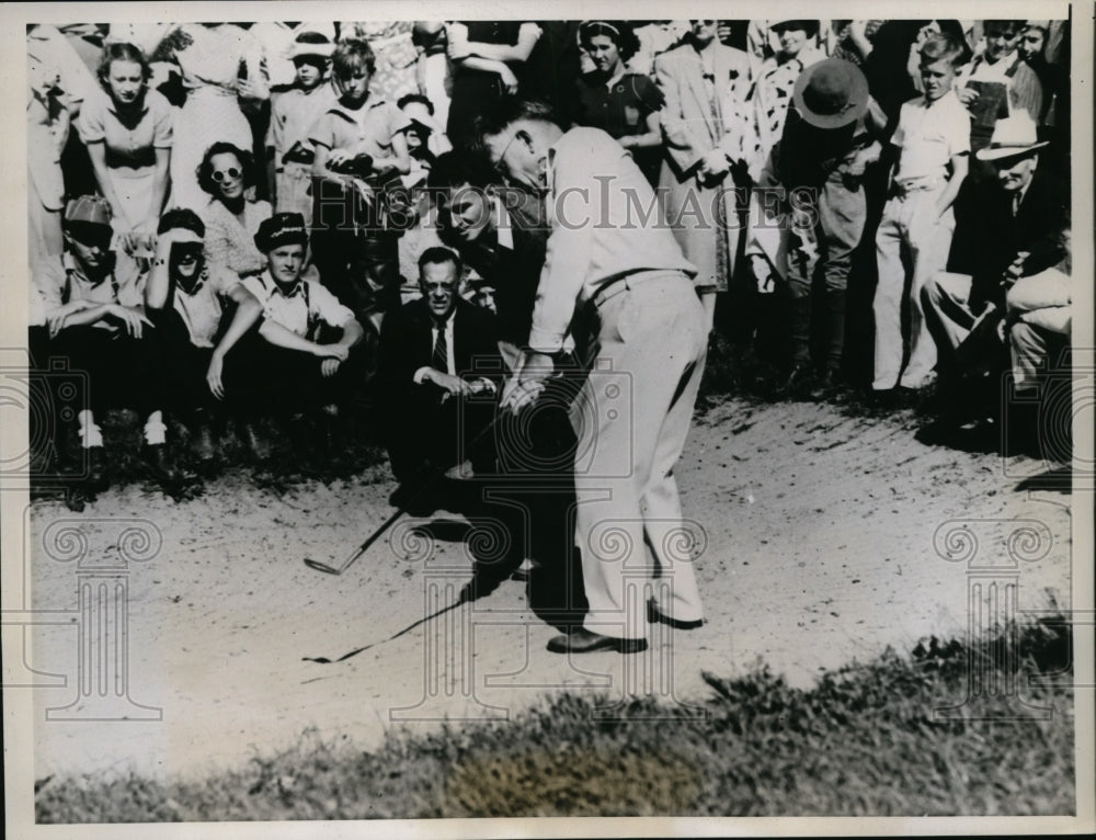 1938 Press Photo Clinton Russell in blind golf challenge in Duluth MN- Historic Images