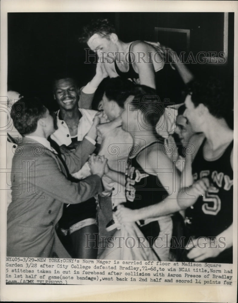 1950 Press Photo Norm Mager after City College wins vs Bradley for NCAA title- Historic Images