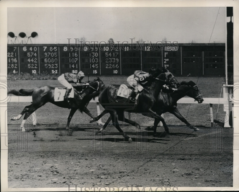 1947 Press Photo Ralph Ranuu on Toby J wins at san Bruno Ca vs Porters Blaze- Historic Images