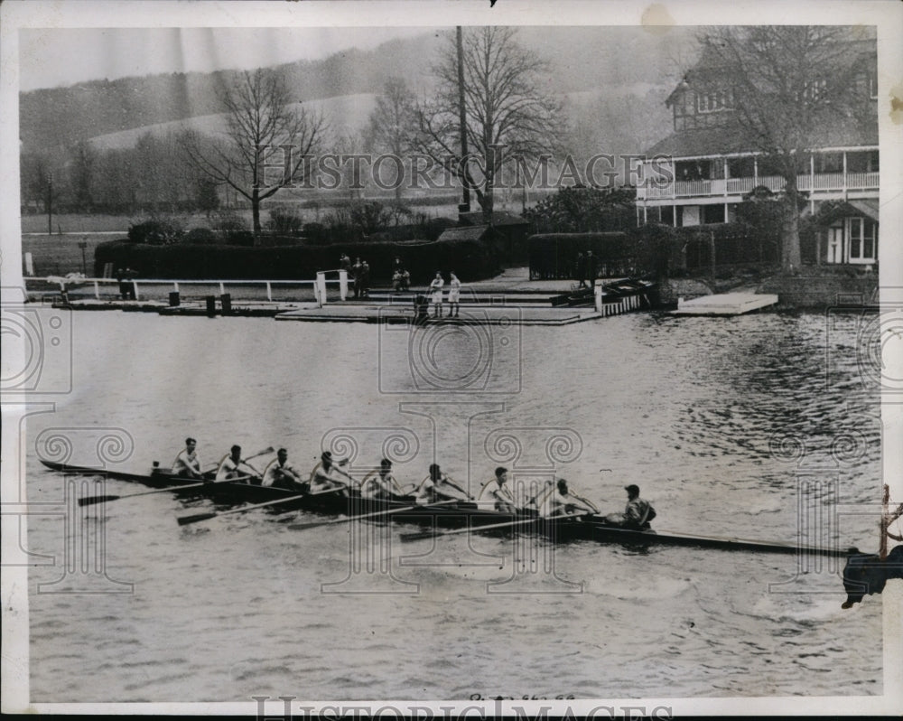 1935 Press Photo Oxford varsity crew on Thames river at Henley - nes48506- Historic Images