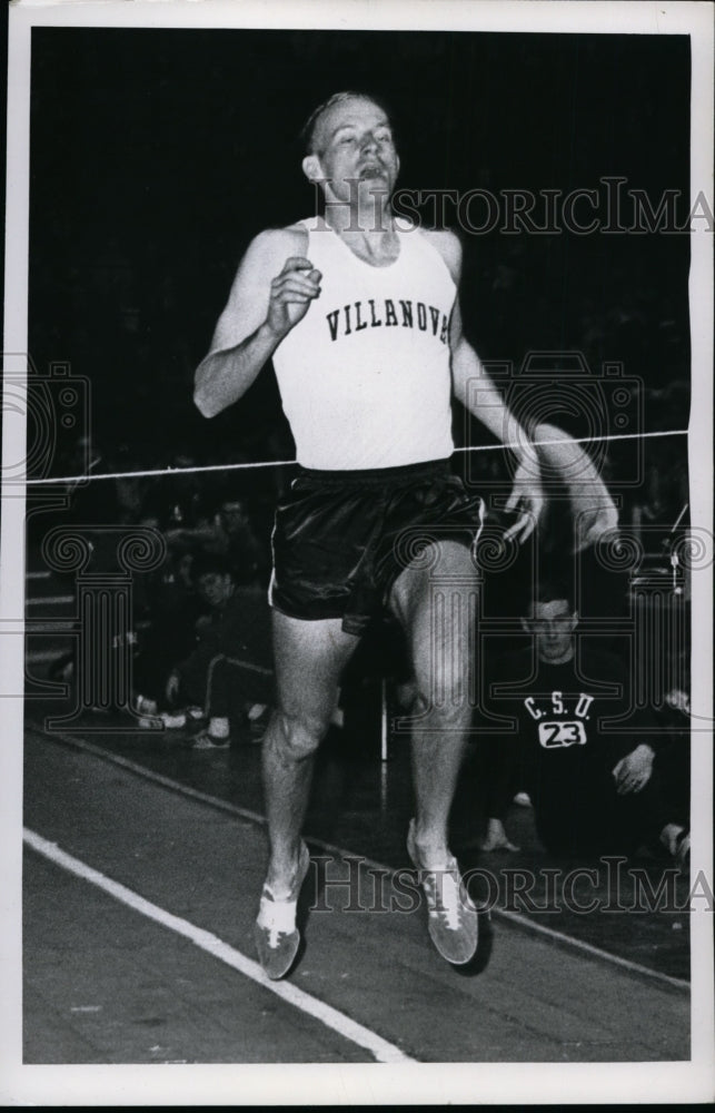 1968 Press Photo Dave Patrick of Villanova, 1000 Yard Run track meet record- Historic Images