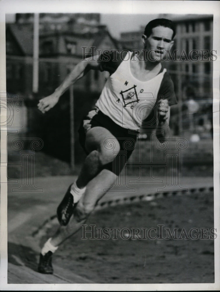 1944 Press Photo Arky Edwin for 600 yard dash for Columbia University- Historic Images