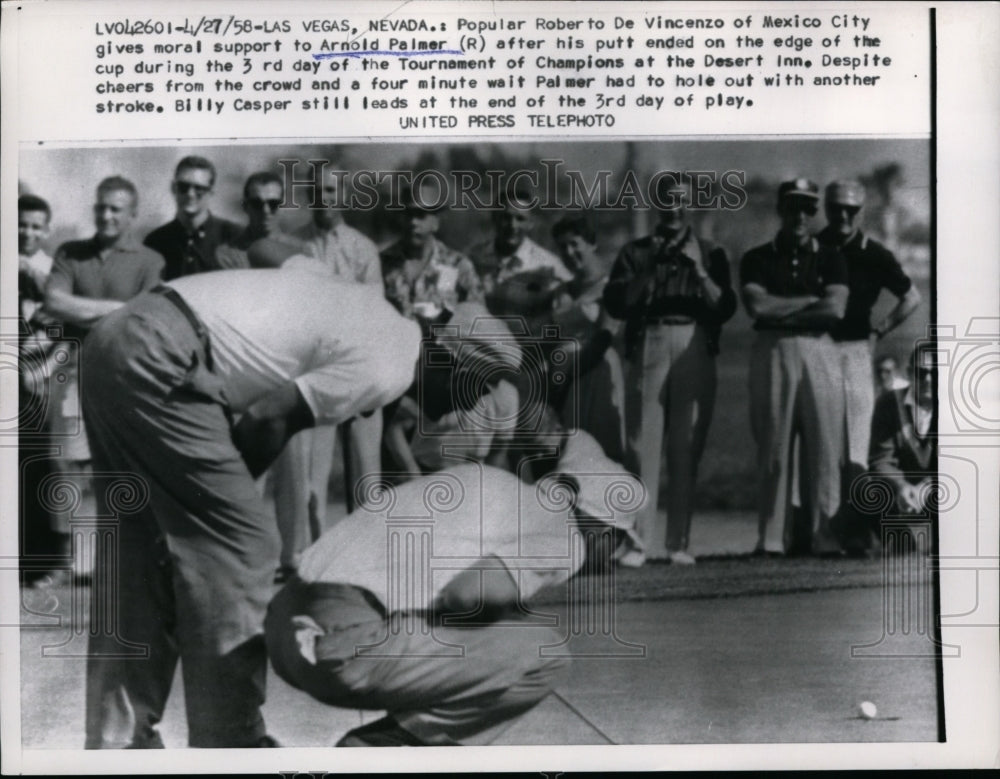 1958 Press Photo Roberto De Vincenzo, Arnold Palmer at Las Vegas NV golf- Historic Images