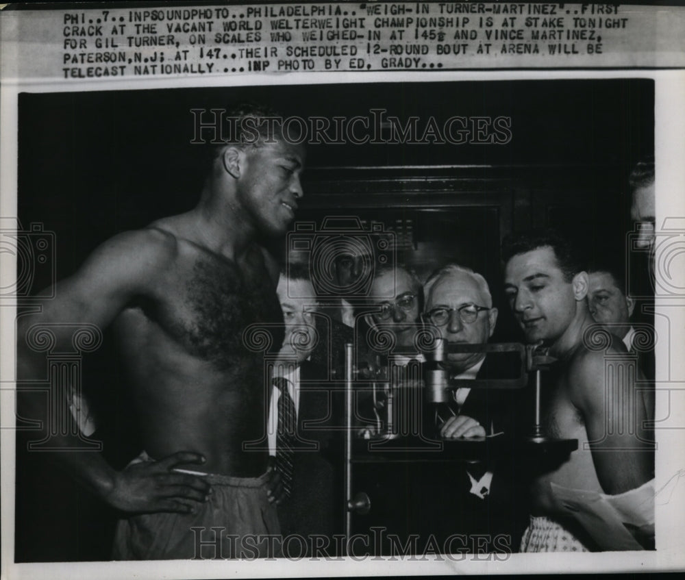 1953 Press Photo Gil Turner, Vince Martinez weigh in in Philadelphia- Historic Images