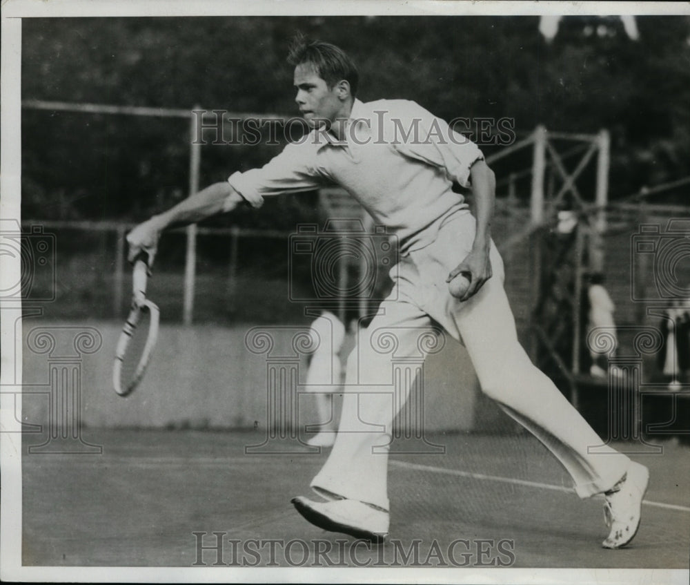 1934 Press Photo Robert Harman National Boys tennis champion at practice in CA- Historic Images