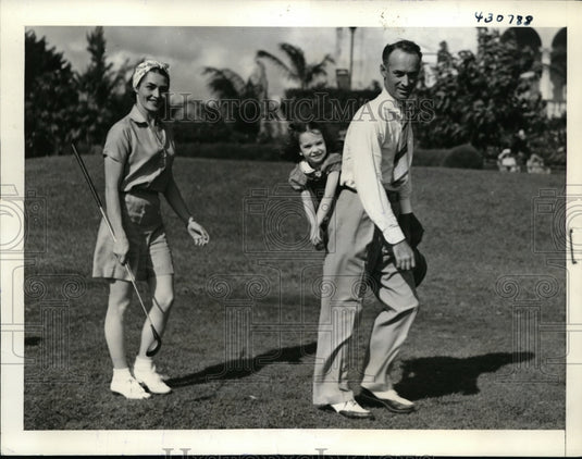 1938 Press Photo Denny Shute, Wife & daughter Nancy at Coral Gables Fla- Historic Images