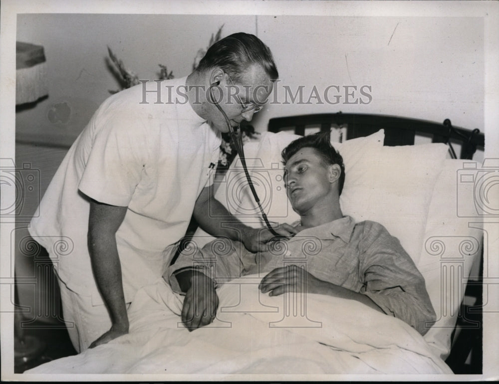 1937 Press Photo Yankee outfielder Jake Powell in hospital for appemdectomy- Historic Images