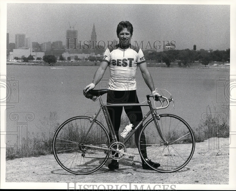 1984 Press Photo Leslie Barczewski Olympic cyclist - nes49186- Historic Images