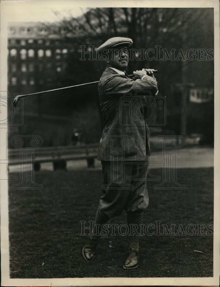 1927 Press Photo H Stilson Hart at golf at Barlington club in Hot Springs AK- Historic Images