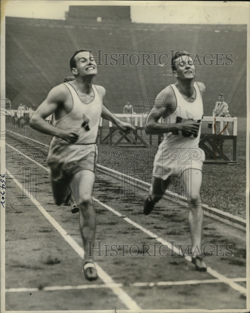 1936 Press Photo Bill Bonthron, Gene Venzke in 500 meter run at Harvard- Historic Images